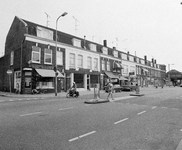 857276 Gezicht op de panden Amsterdamsestraatweg 183 (links) -lager te Utrecht. Geheel links de ingang van de Prooststraat.